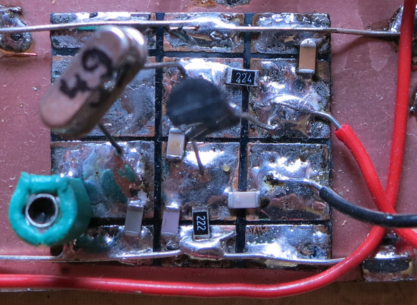 Photo 1: Circuit imprimé de l'oscillateur de l'émetteur