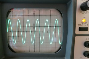 Figure 5 - Oscillateur: mesure du signal de sortie Figure 5 - Oscillateur: mesure du signal de sortie